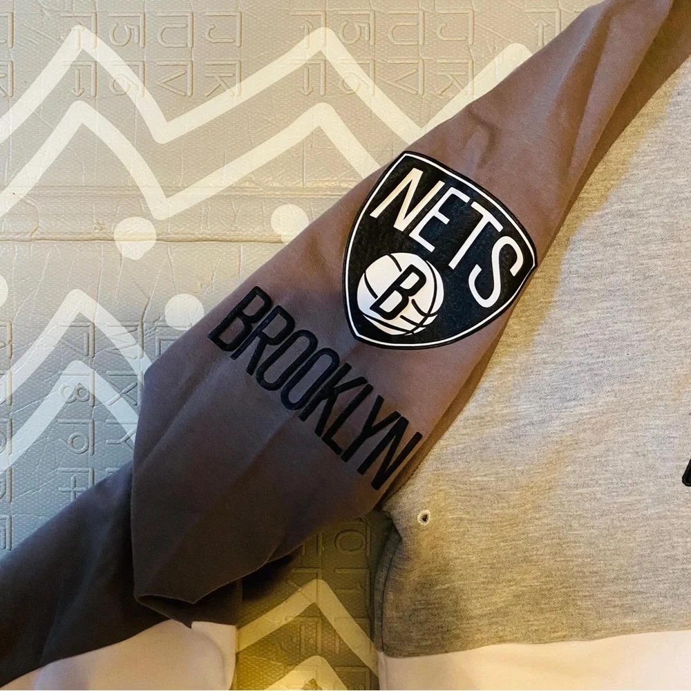 Vintage retro embroidered Brooklyn nets sweater sweatshirt $150